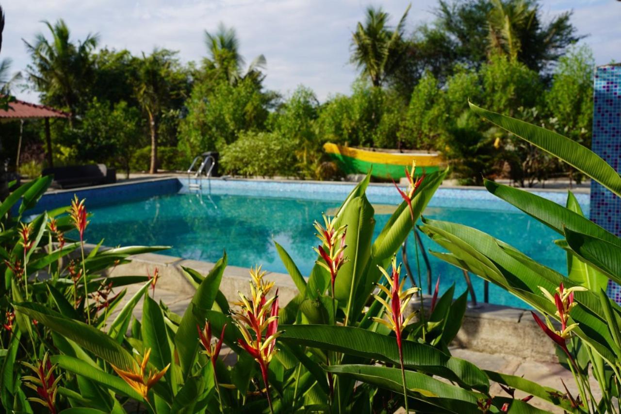 Vita Farms Titwala Luaran gambar